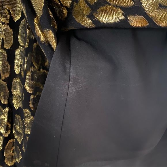 A.L.C. Logan Top Silk Gathered Waist Black/Gold 6 - Picture 13 of 16